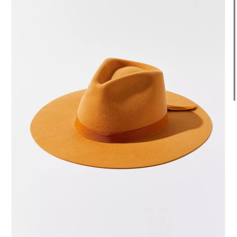 Never been worn firm brim brooks hat